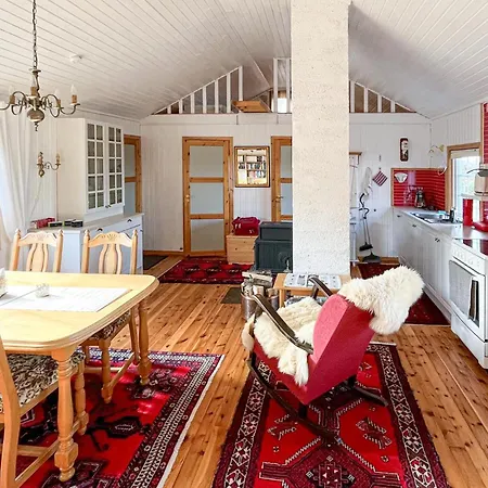 펜션 2 Bedroom Beautiful In Indre Neroy *